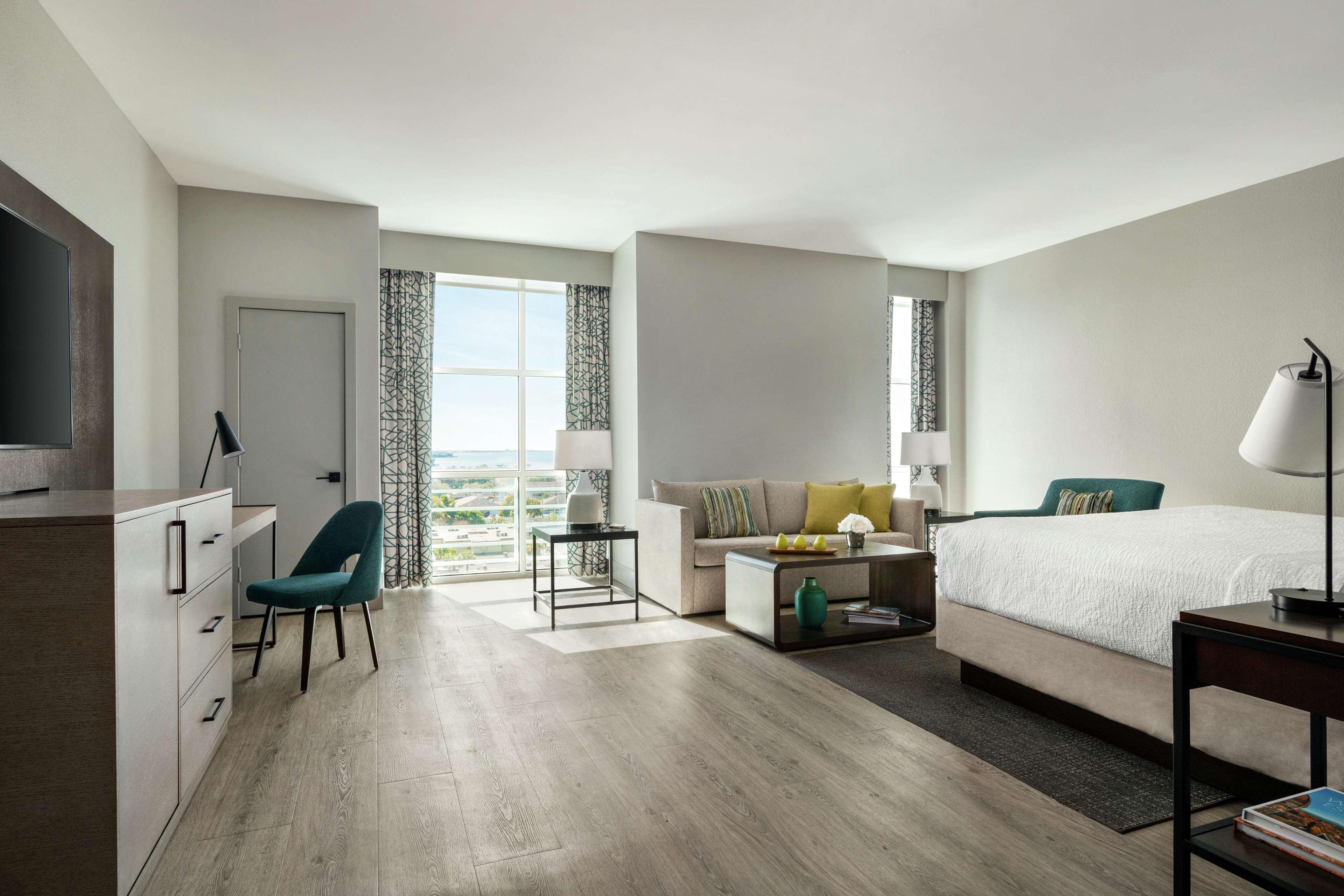 Hotel Alba Tampa, Tapestry Collection By Hilton Exteriör bild